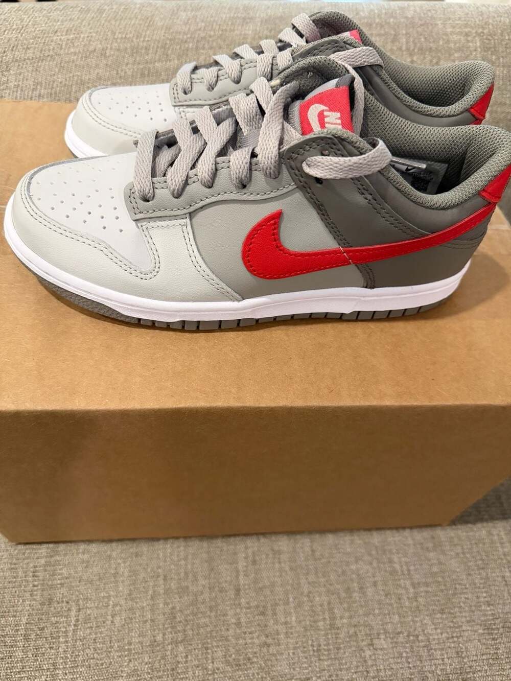 Nike Dunk Low GS Cobblestone University Red (FB9109-012) size 4.5y